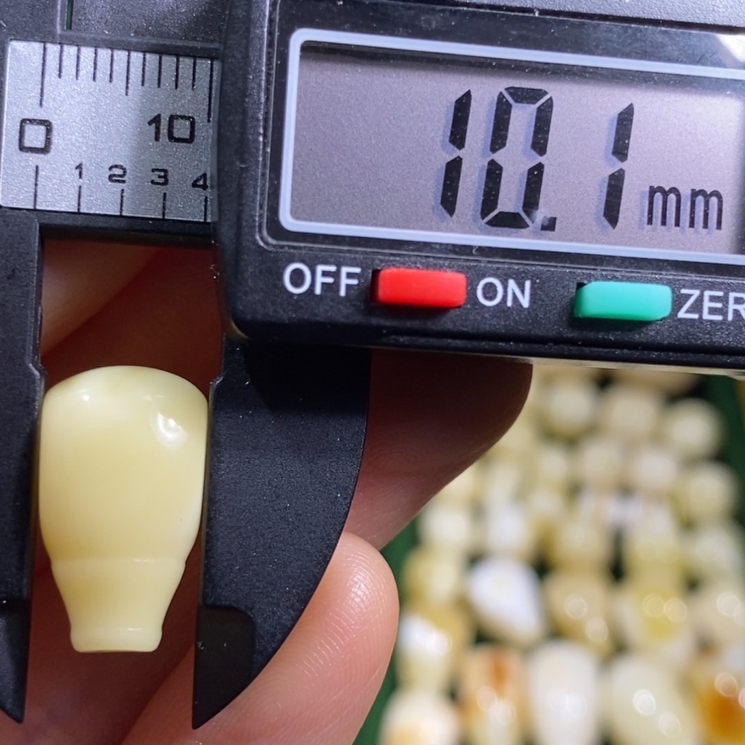 蜜蜡未镶嵌裸石配饰