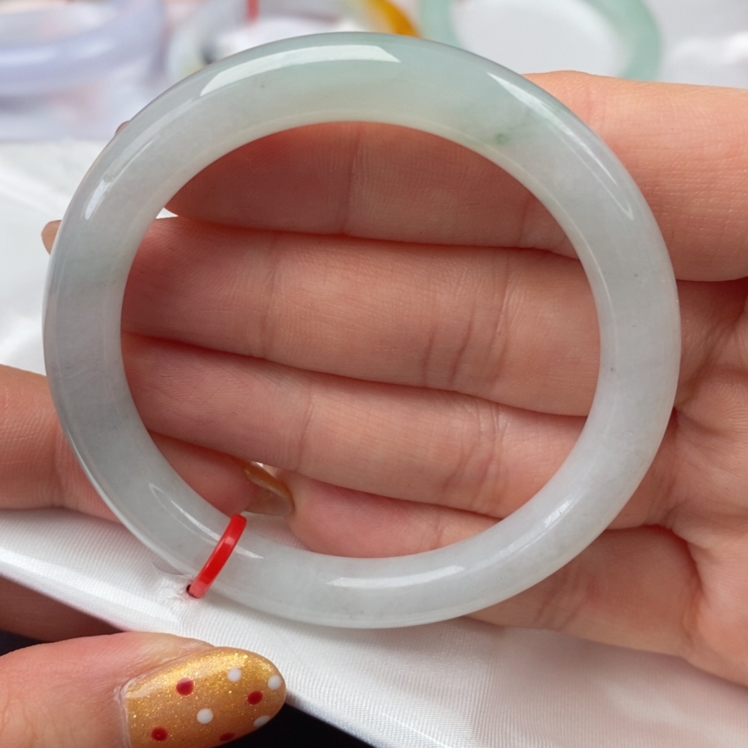 翡翠手镯未镶嵌?****?52圆条