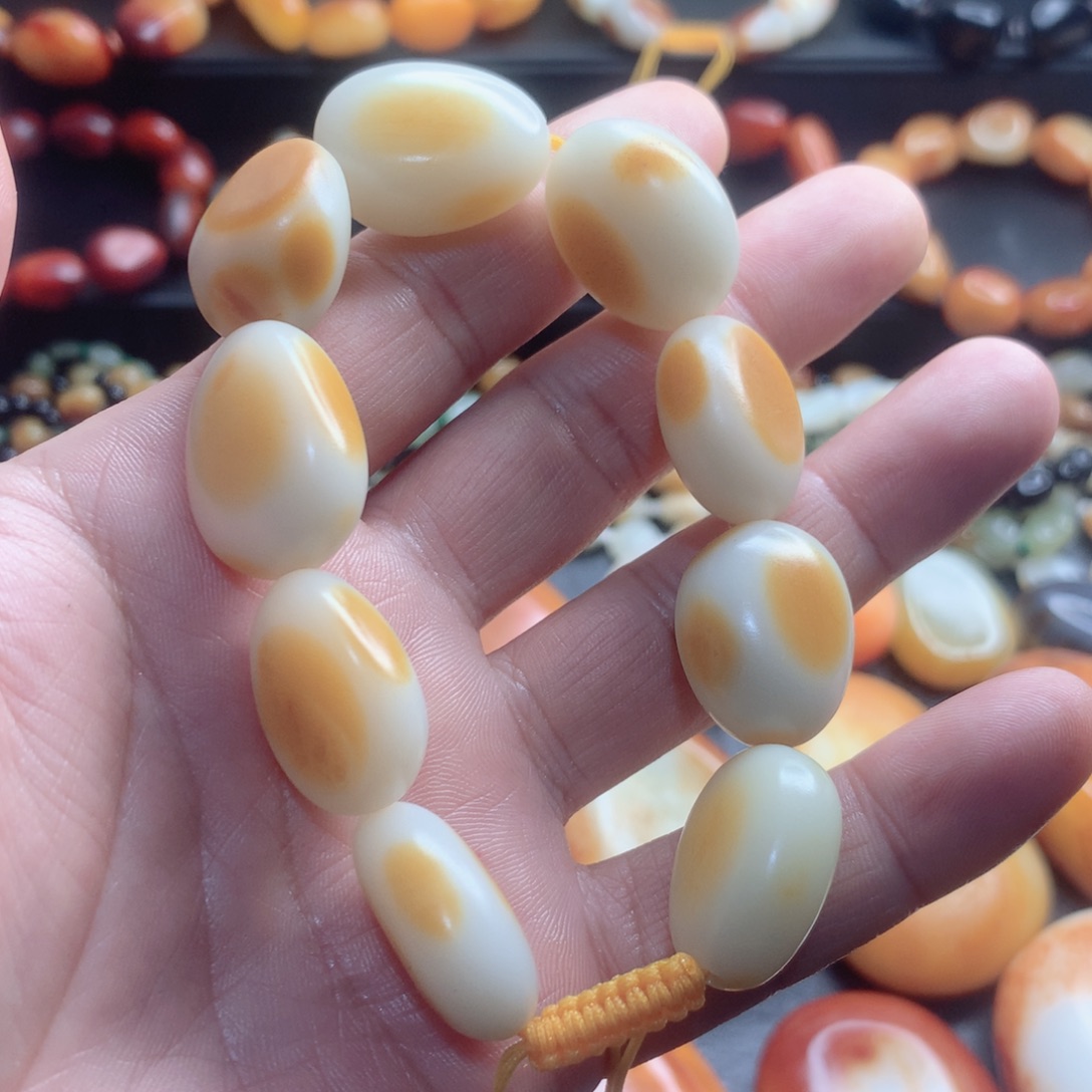 健***^和田玉未镶嵌颈饰