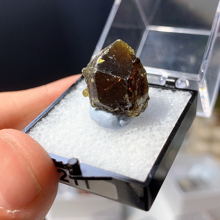 211 三水矿物标本摆件