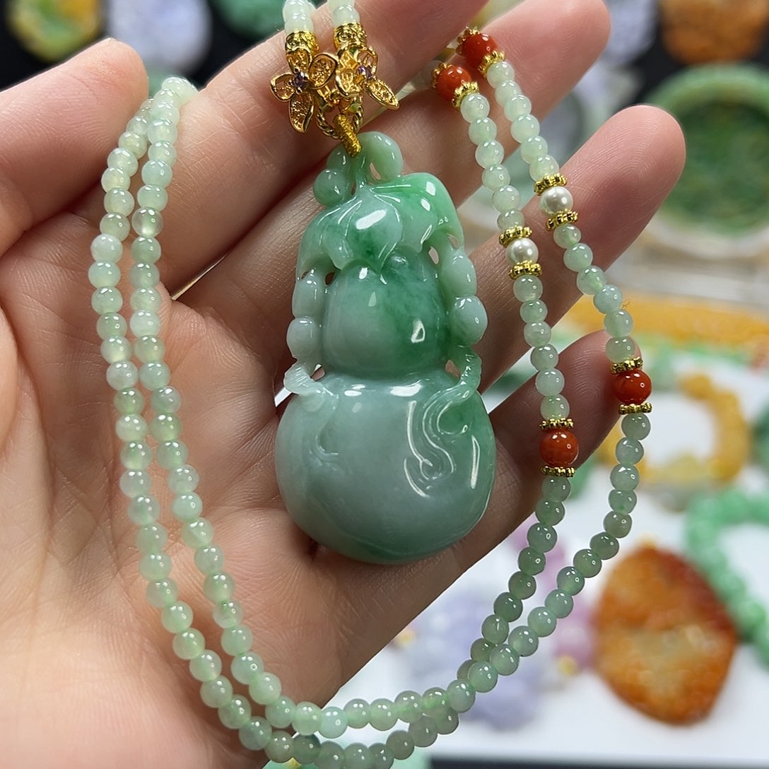 翡翠未镶嵌颈饰吊坠