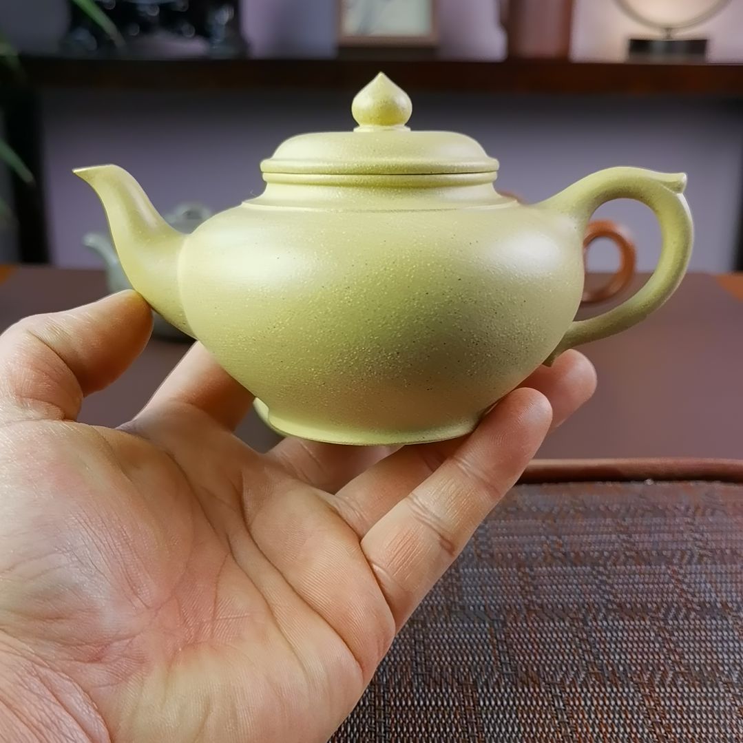 紫砂茶壶黄龙山四号井本山绿笑樱330CC工艺师