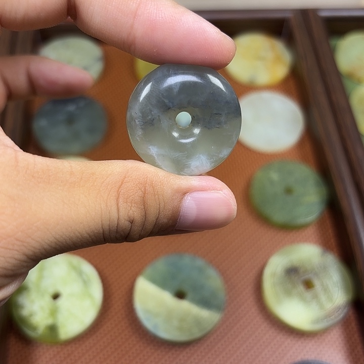 蛇纹石玉未镶嵌吊坠(不含链)