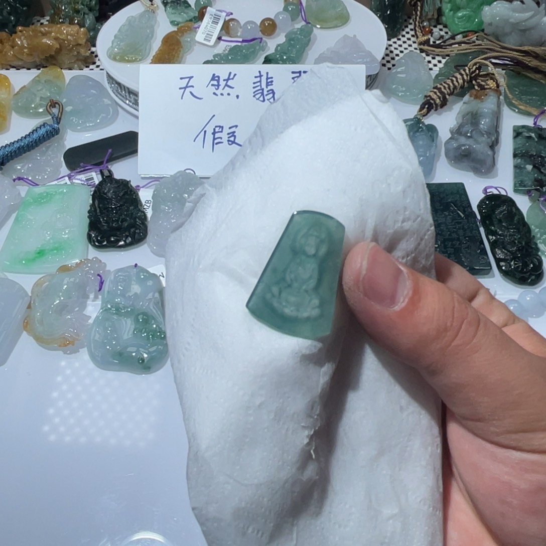 翡翠颈饰未镶嵌天然