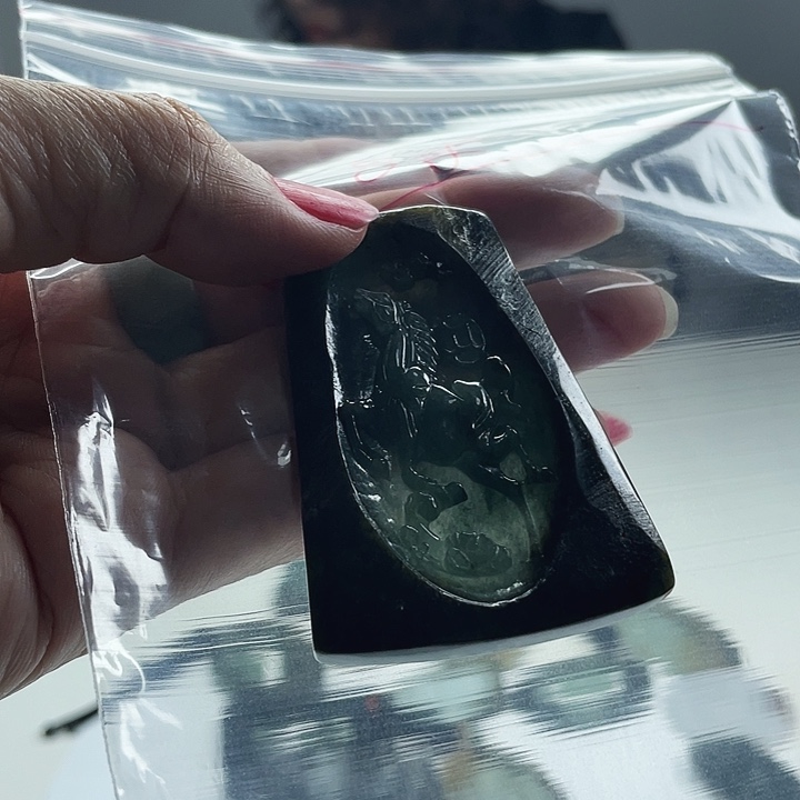 翡翠未镶嵌颈饰成品