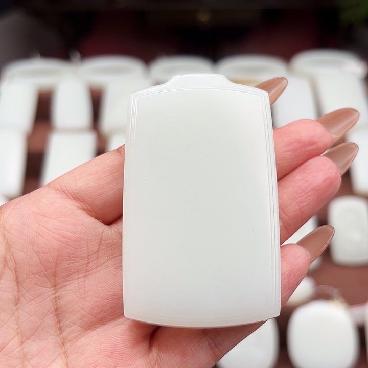 和田玉颈饰未镶嵌弱**年