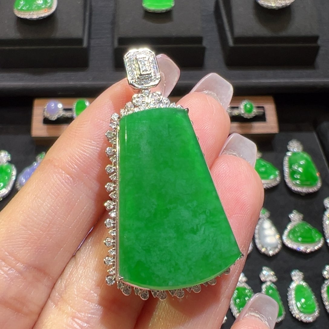 翡翠颈饰18K金镶嵌收到货48小时鉴赏期