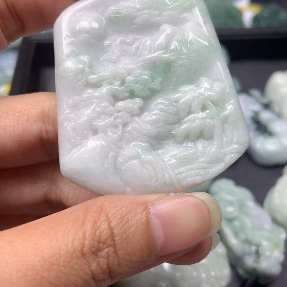 翡翠颈饰未镶嵌天然翡翠