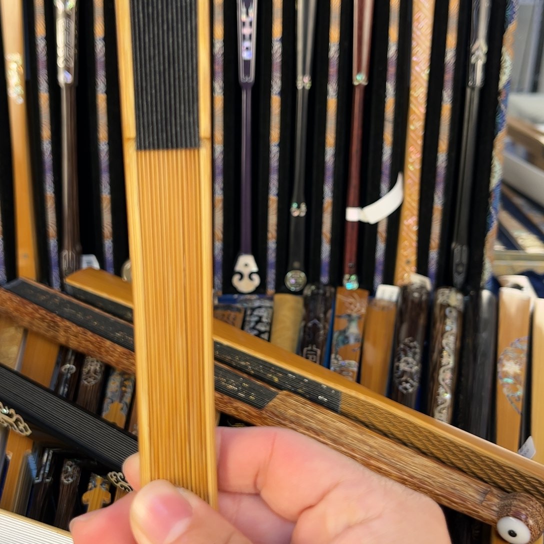 扇子N****_我也是一天不吃肉