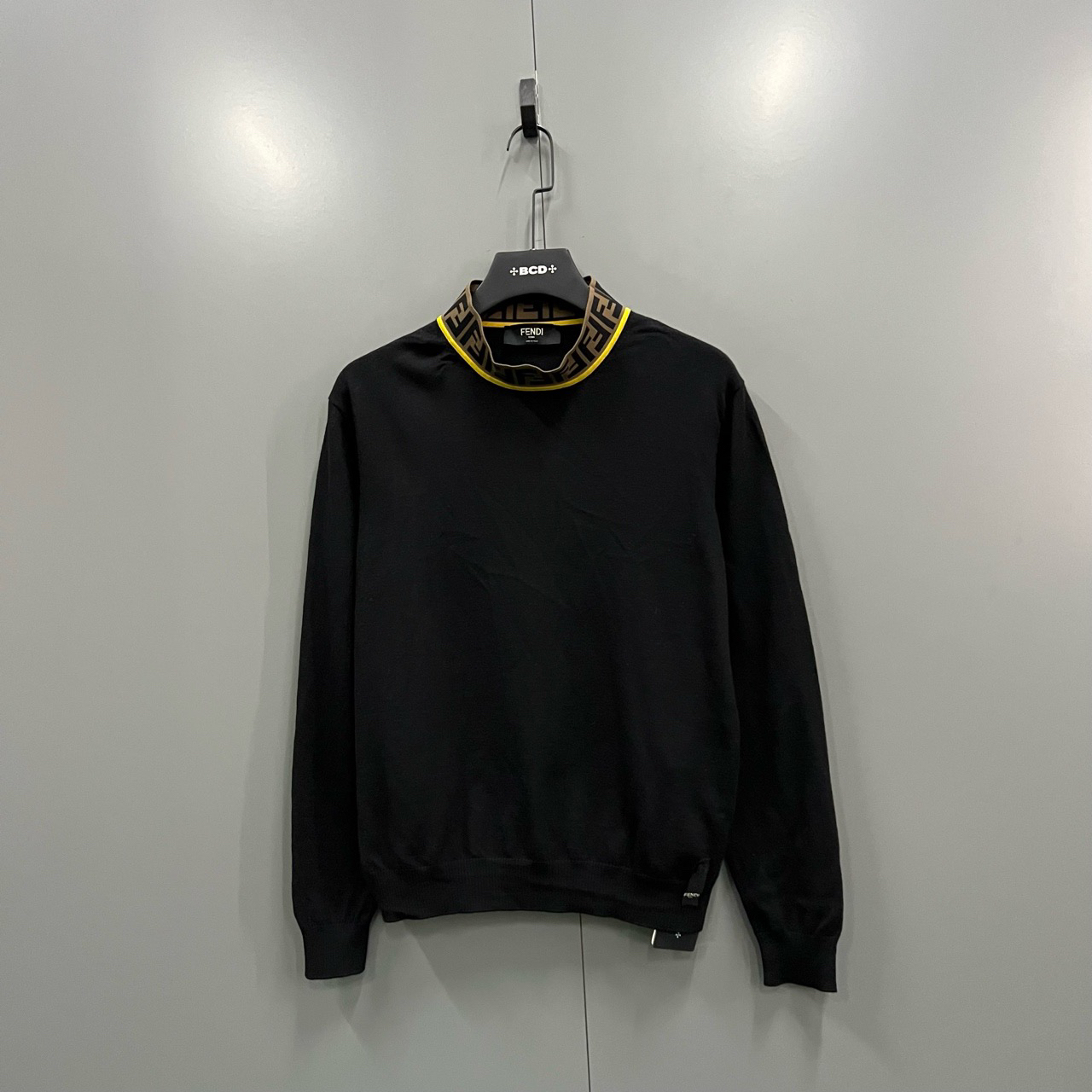 95新 FENDI/芬迪 (ll) 芬迪 黑色领口双F羊毛针织衫 52码