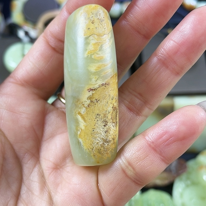 岫岩河磨玉（透闪石质玉）未镶嵌把件