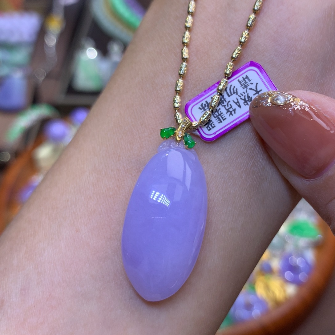 翡翠18K金镶嵌颈饰