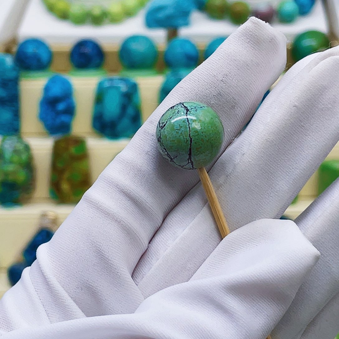 绿松石未镶嵌颈饰