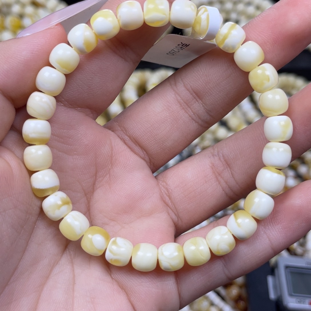 蜜蜡未镶嵌珠宝奇石7m