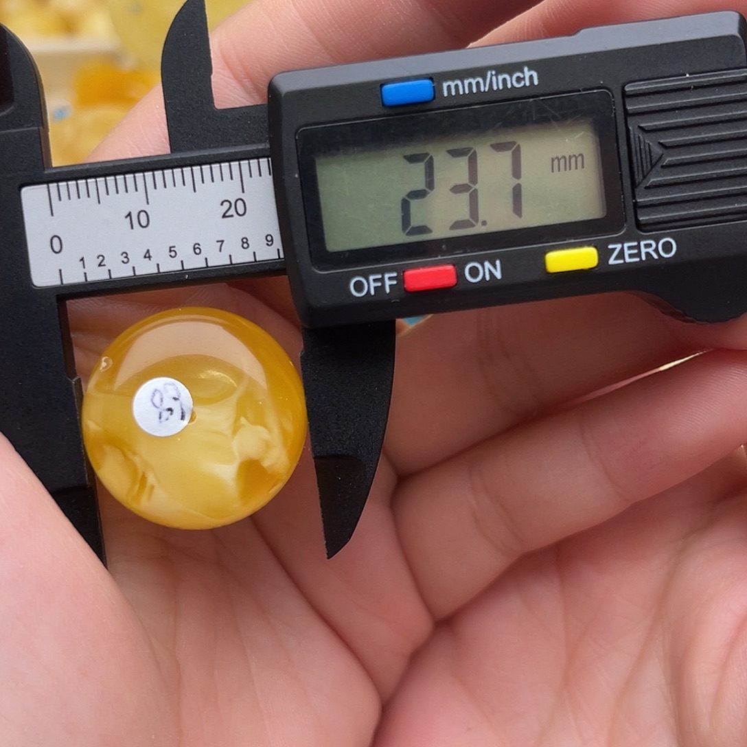 琥珀未镶嵌裸石蜜蜡墩子梦