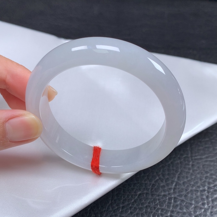 翡翠未镶嵌手镯   