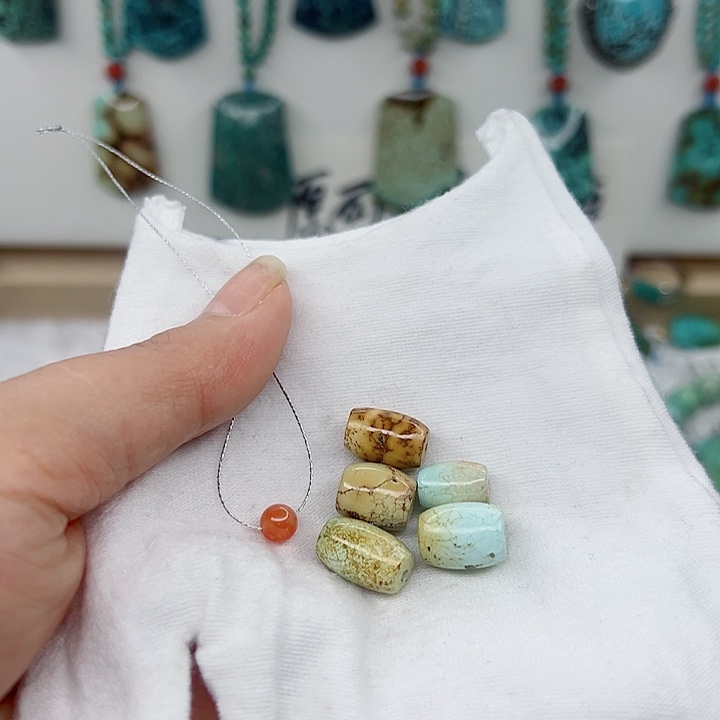 南红玛瑙颈饰未镶嵌