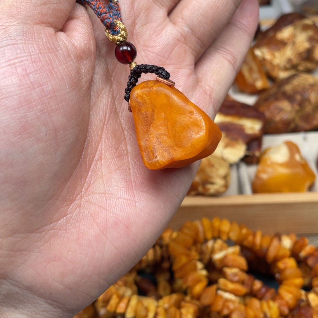 琥珀珠宝奇石未镶嵌