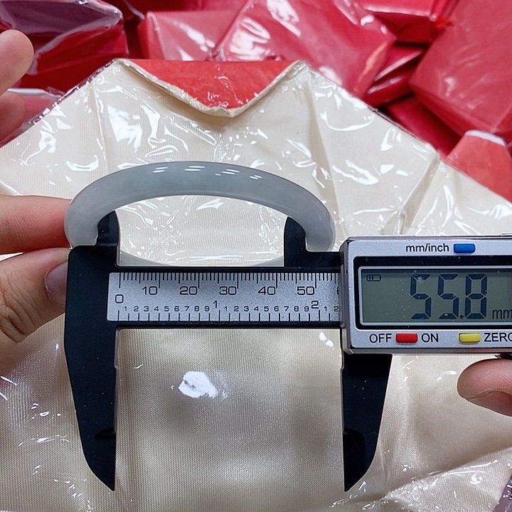 翡翠手镯未镶嵌44 