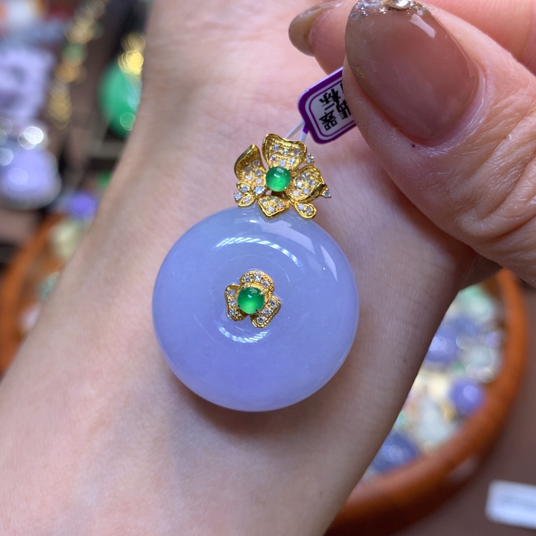 翡翠18K金镶嵌颈饰