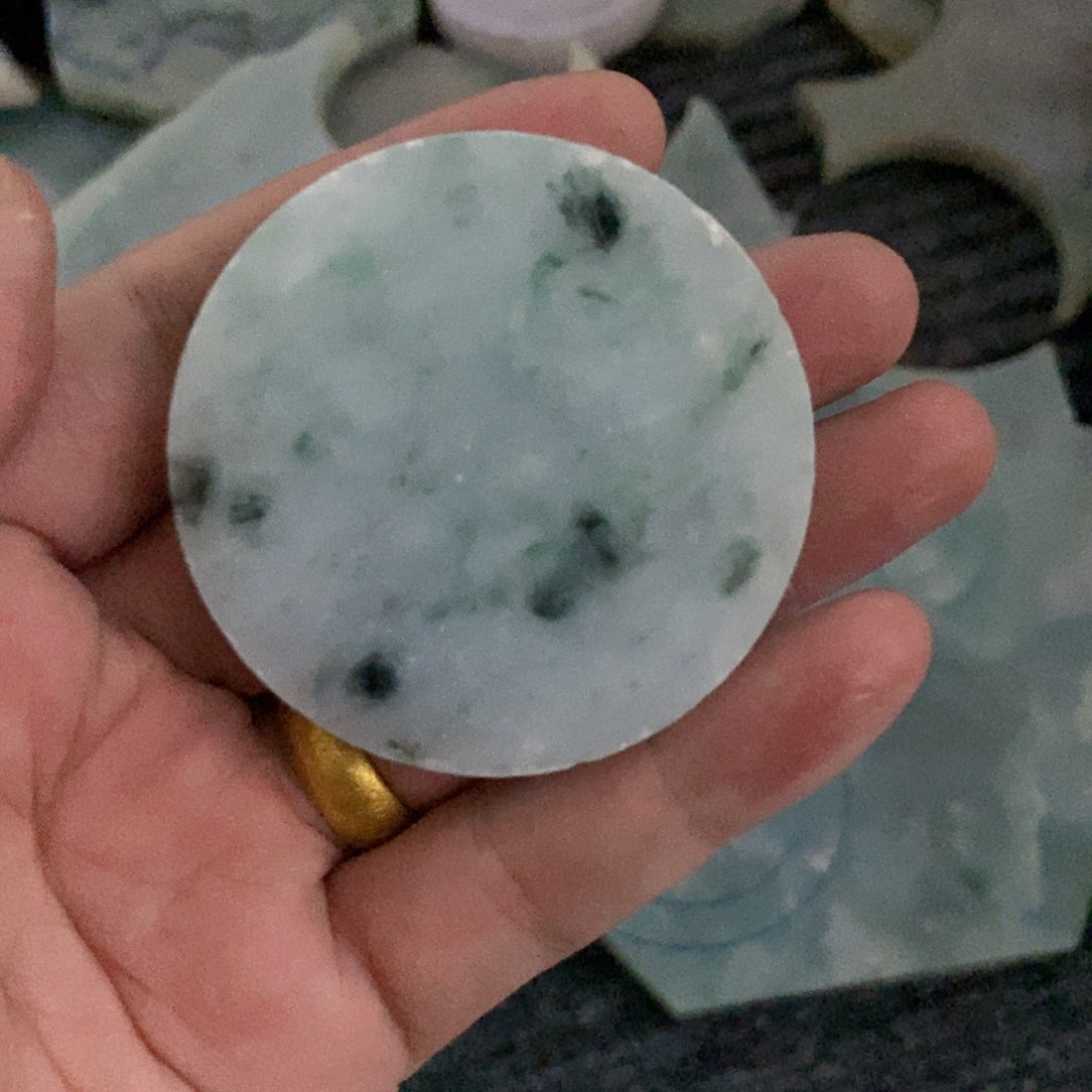 翡翠手镯未镶嵌料子