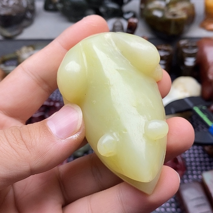 未镶嵌蛇纹石玉颈饰