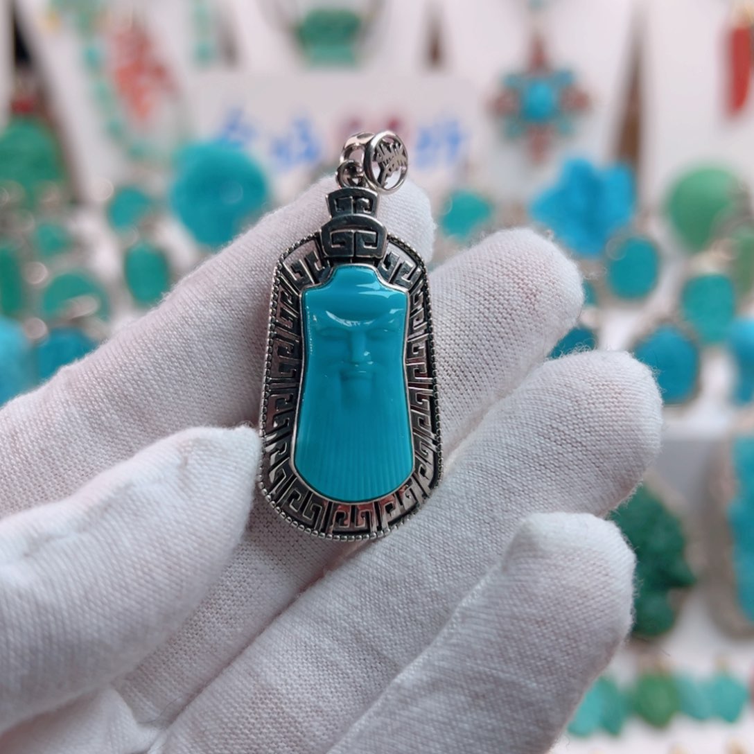 绿松石颈饰未镶嵌