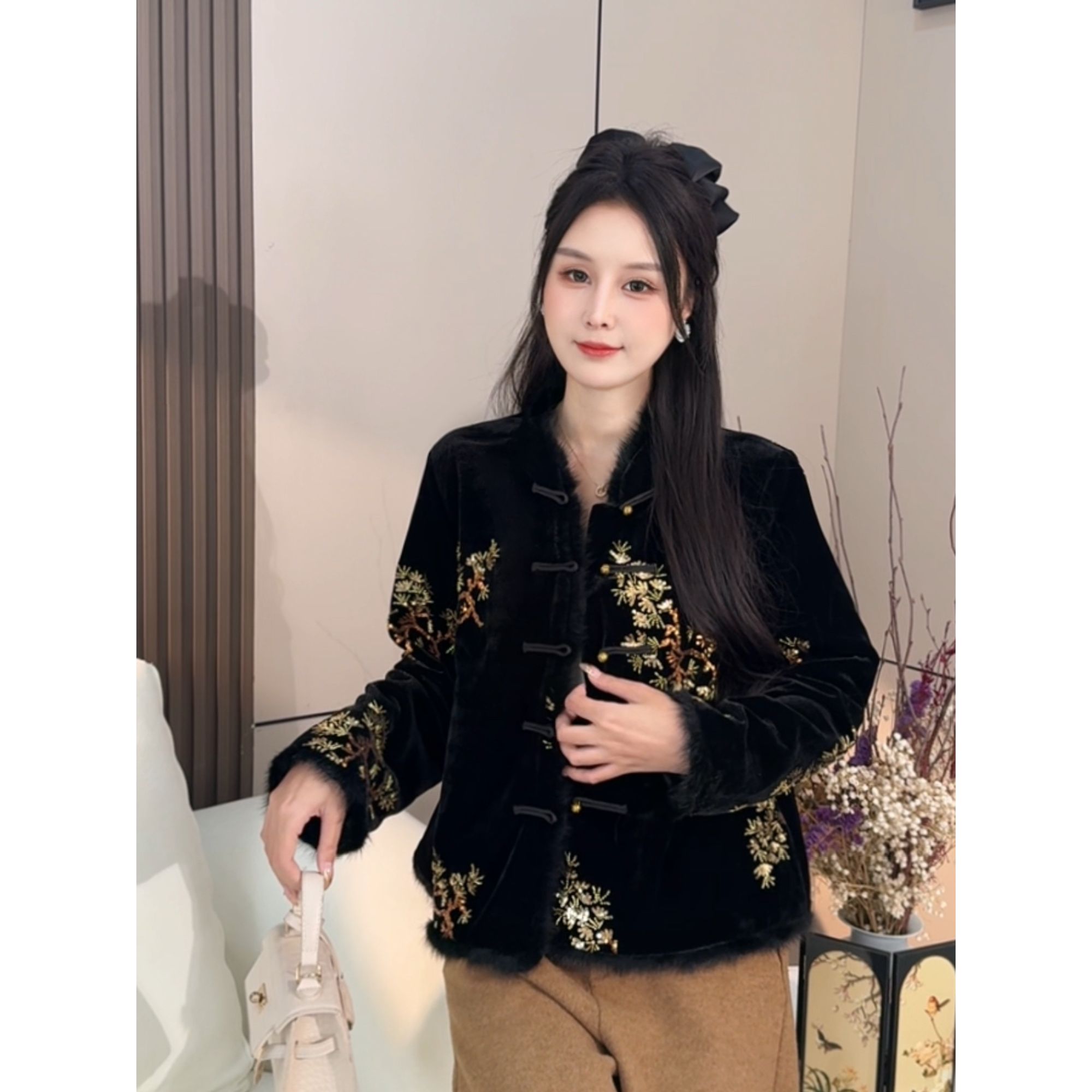 林暮眠秋冬厚款长袖宽松型开襟短外套小香风中式休闲气质重工刺绣