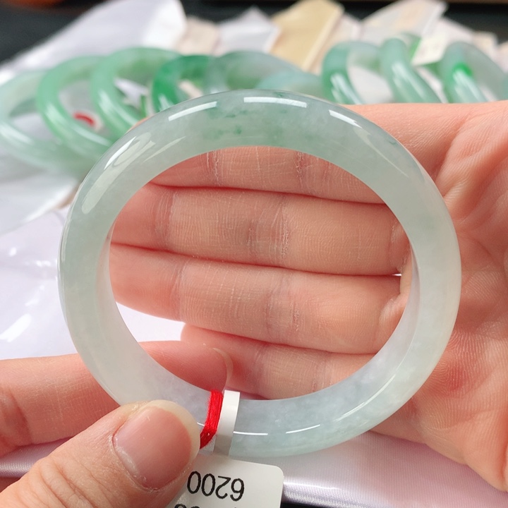 翡翠手镯未镶嵌缅甸A货翡翠手镯