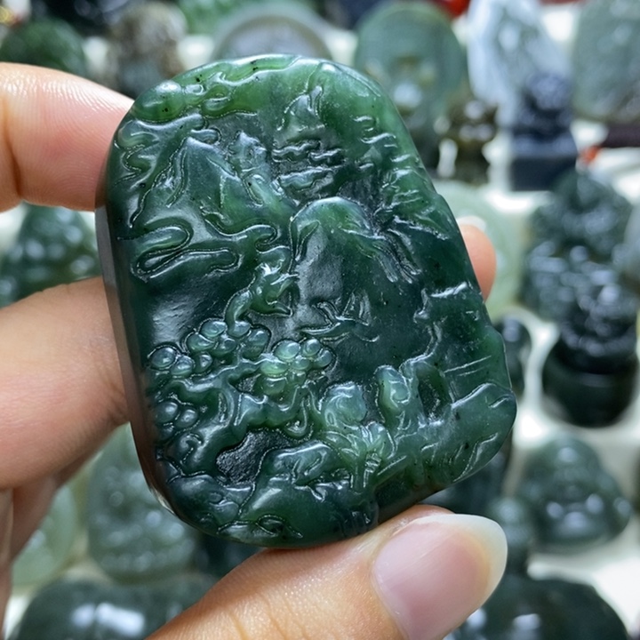 颈饰未镶嵌和田玉