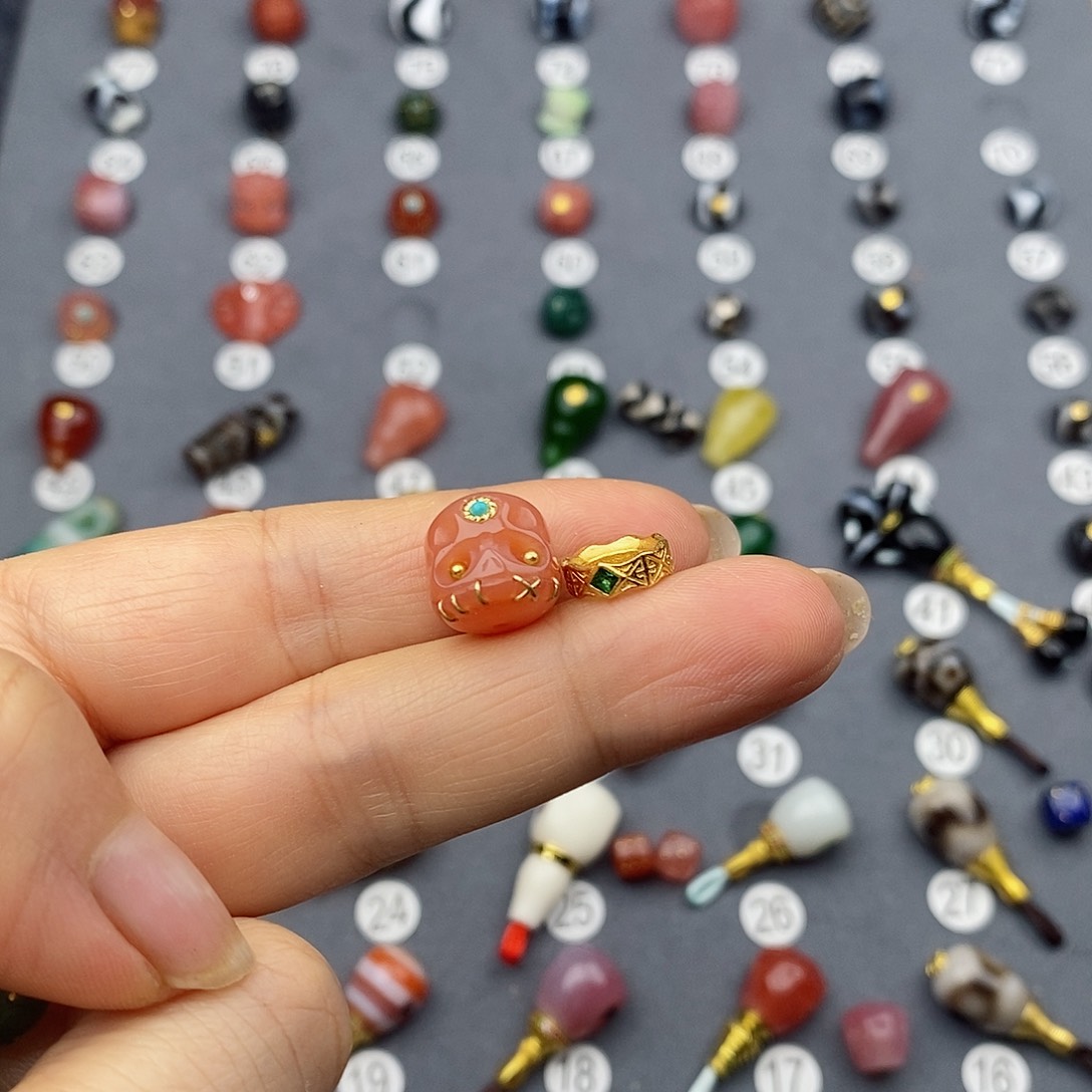 玛瑙/玉髓饰品合金慈