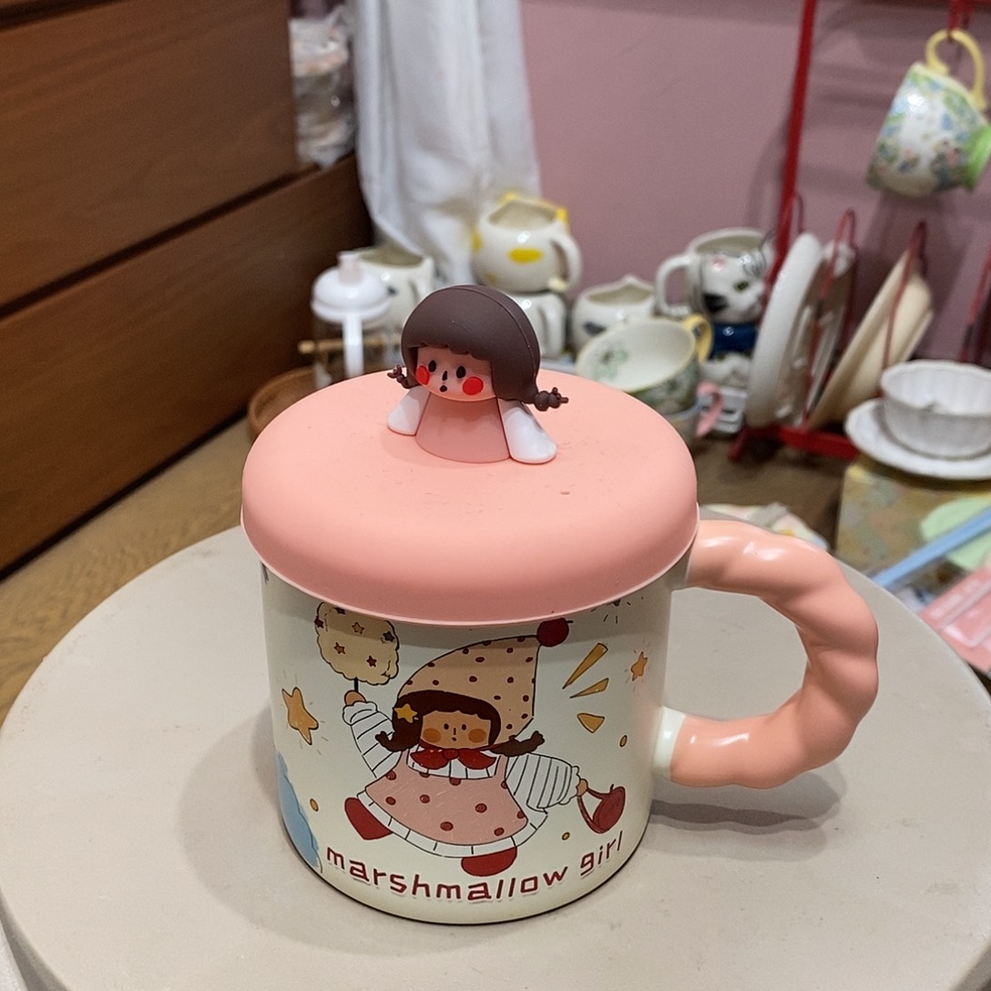 陶瓷小女孩盖杯一个
