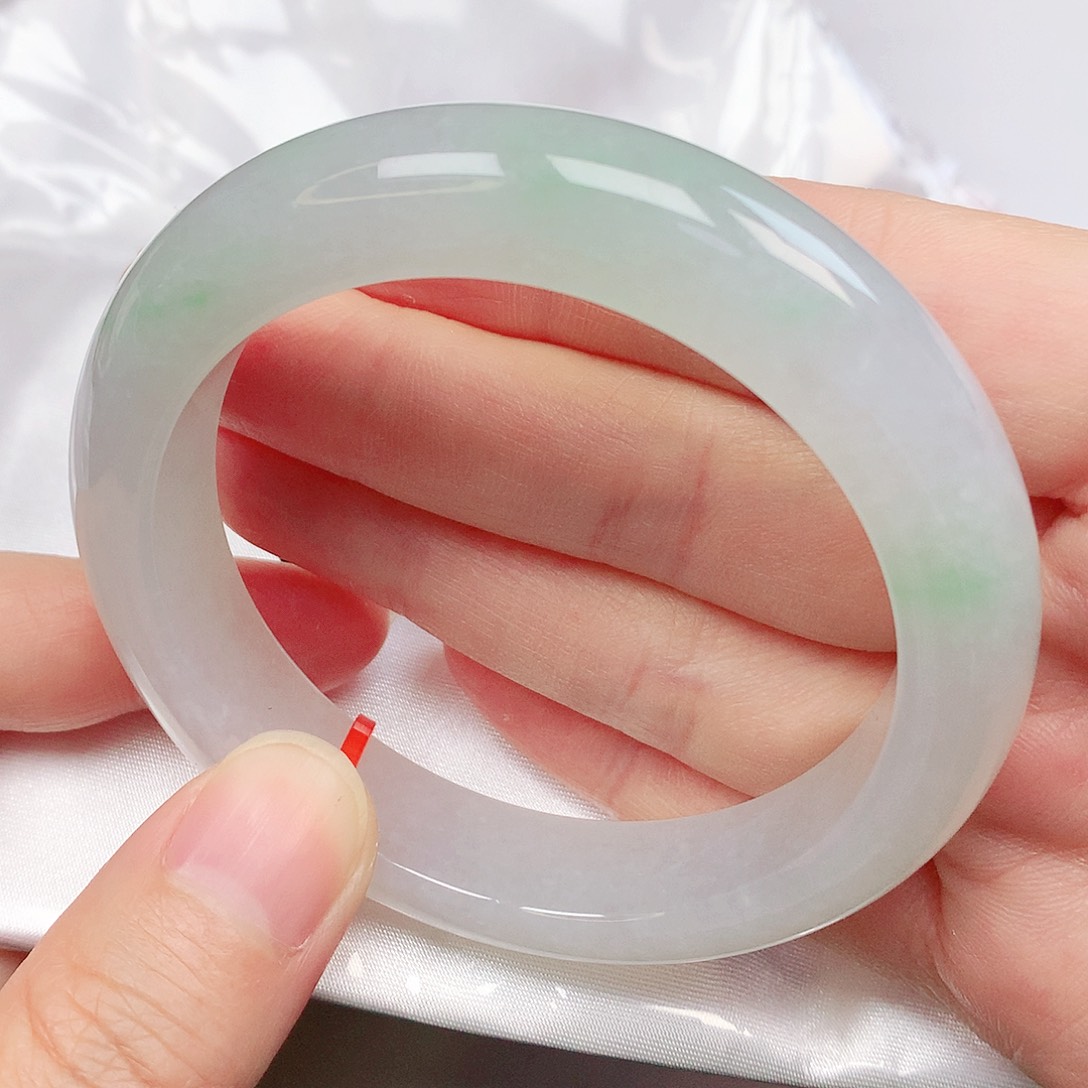 翡翠手镯未镶嵌抖音899