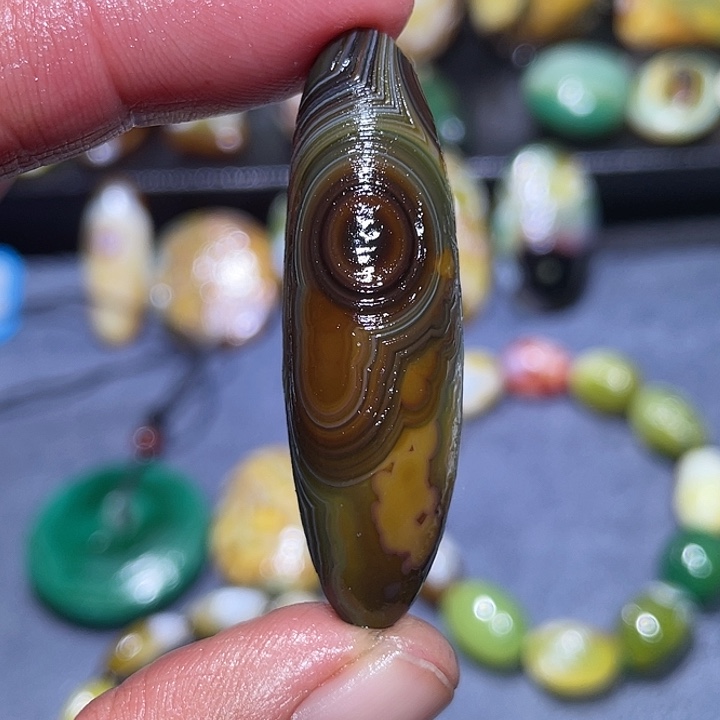 玛瑙/玉髓未镶嵌珠宝奇石