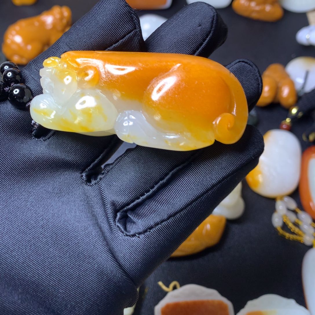 怀***旧和田玉未镶嵌颈饰