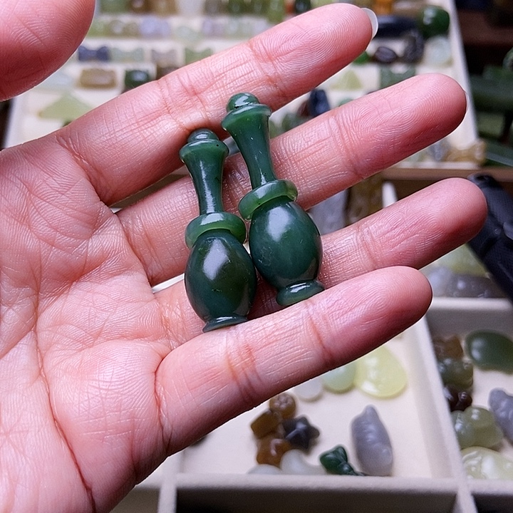 A***？和田玉未镶嵌手链