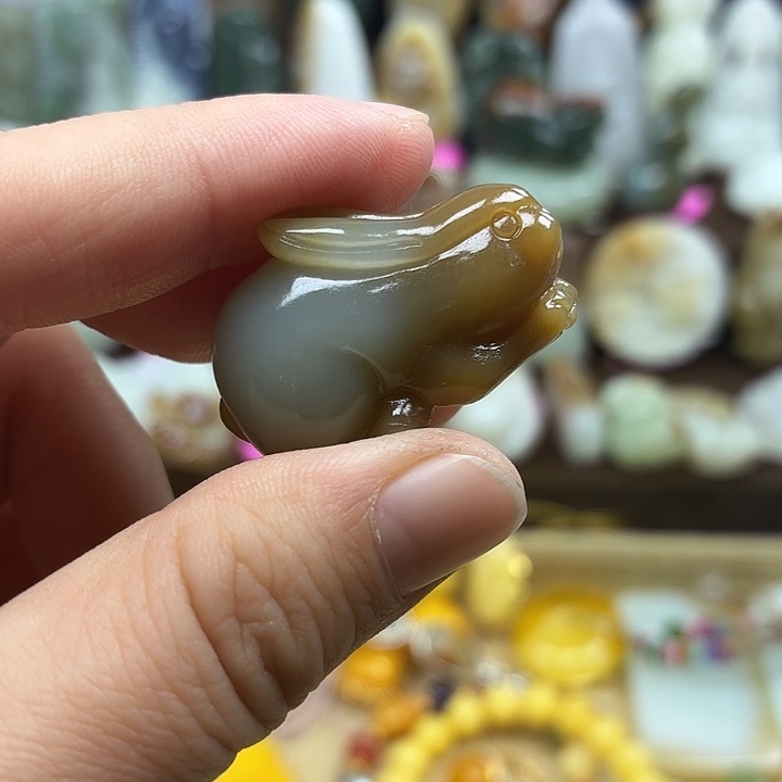 M***n和田玉未镶嵌颈饰