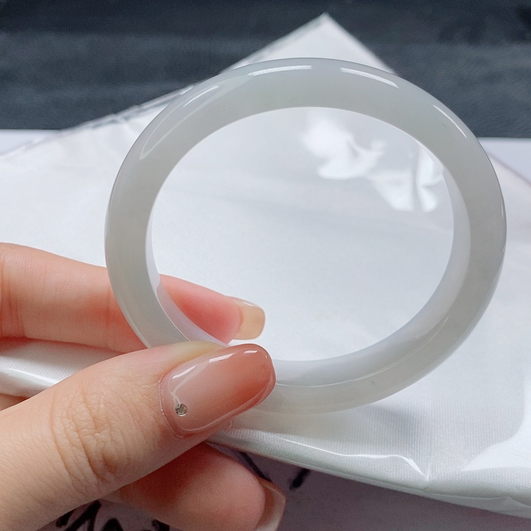 【闪购商品】未镶嵌手镯（贵妃镯）翡翠455号