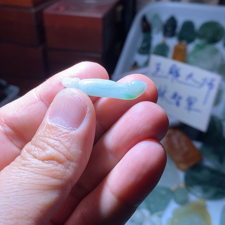 翡翠颈饰未镶嵌好