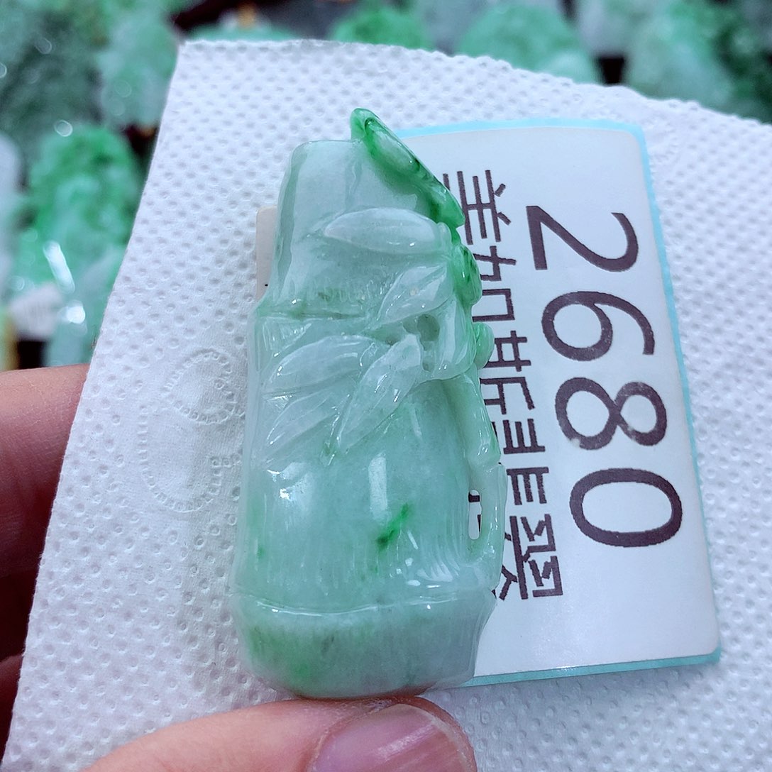 吊坠(不含链)未镶嵌翡翠