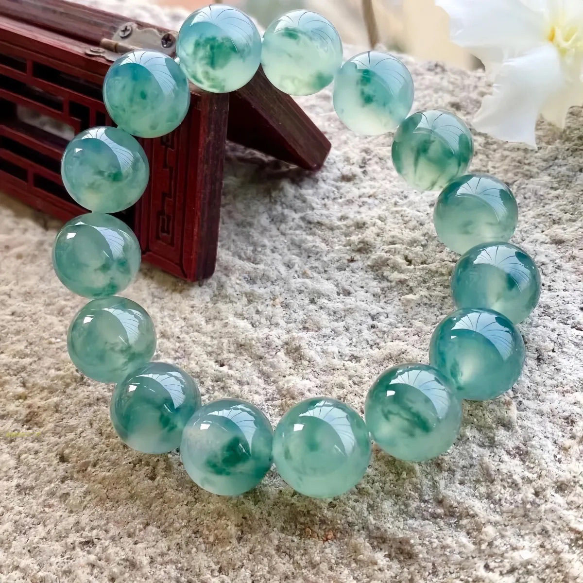  8-（独龙）飘花手串