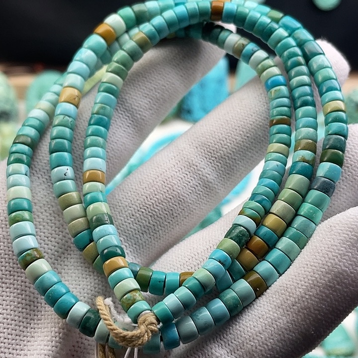 绿松石配饰未镶嵌