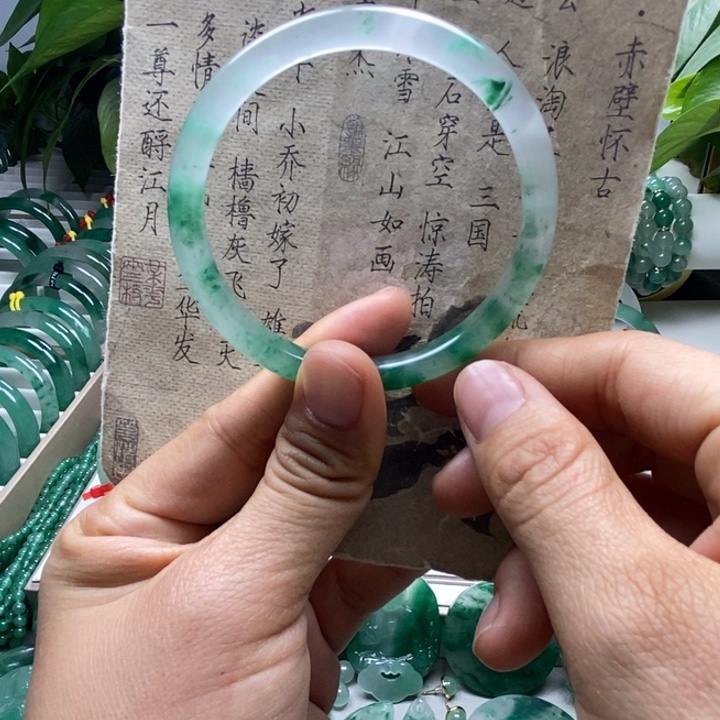 石英质玉未镶嵌手镯