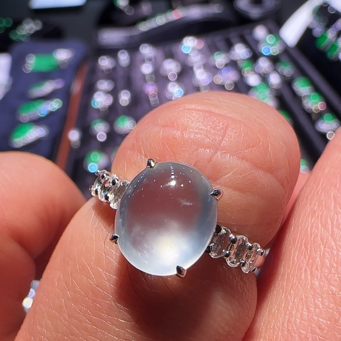 翡翠18K金镶嵌戒指