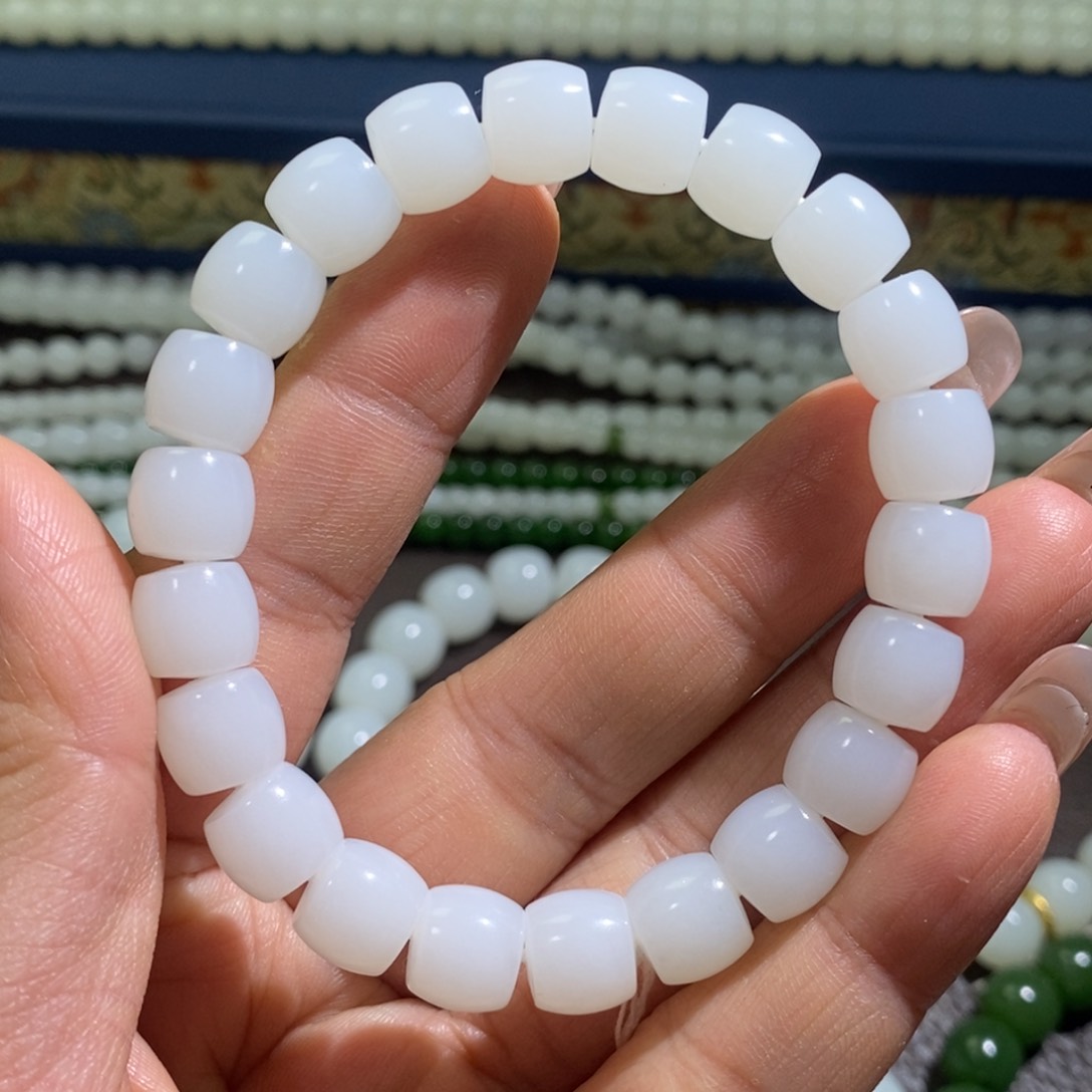 和田玉手链未镶嵌小*车