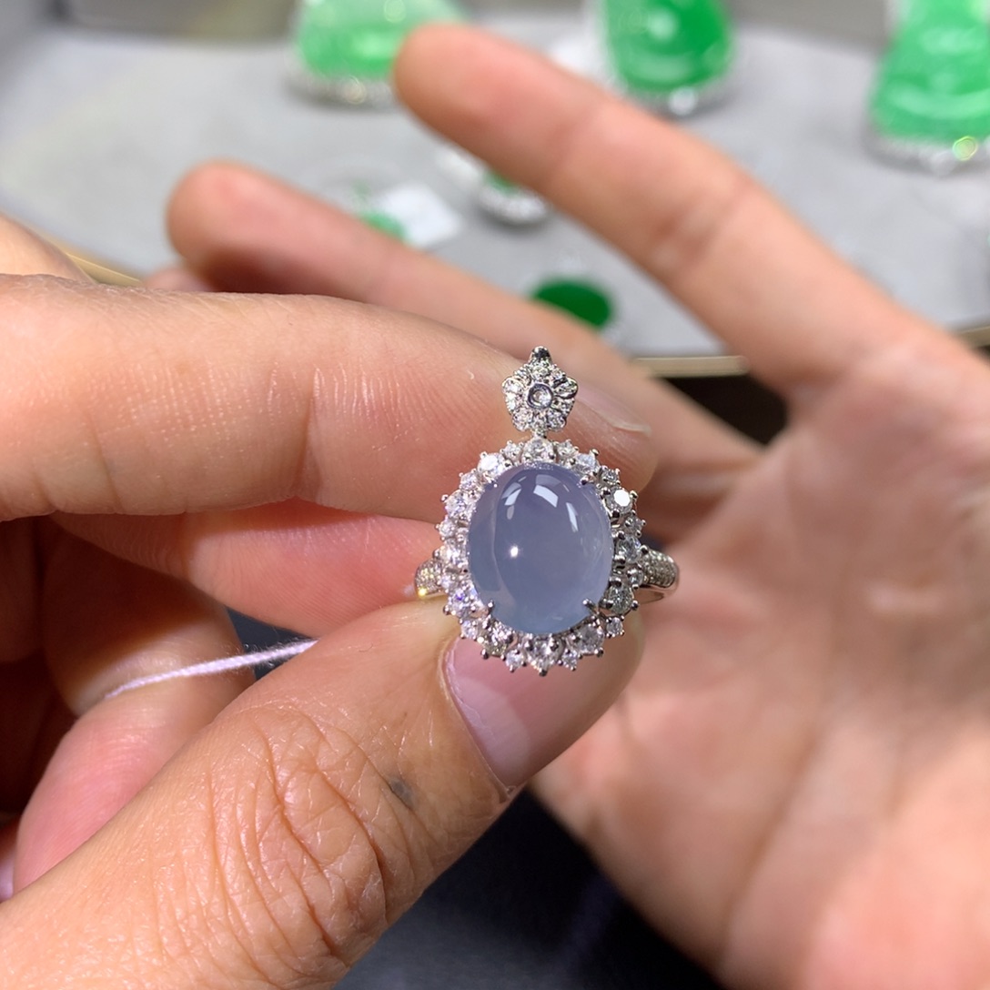 翡翠戒指18K金镶嵌翡翠