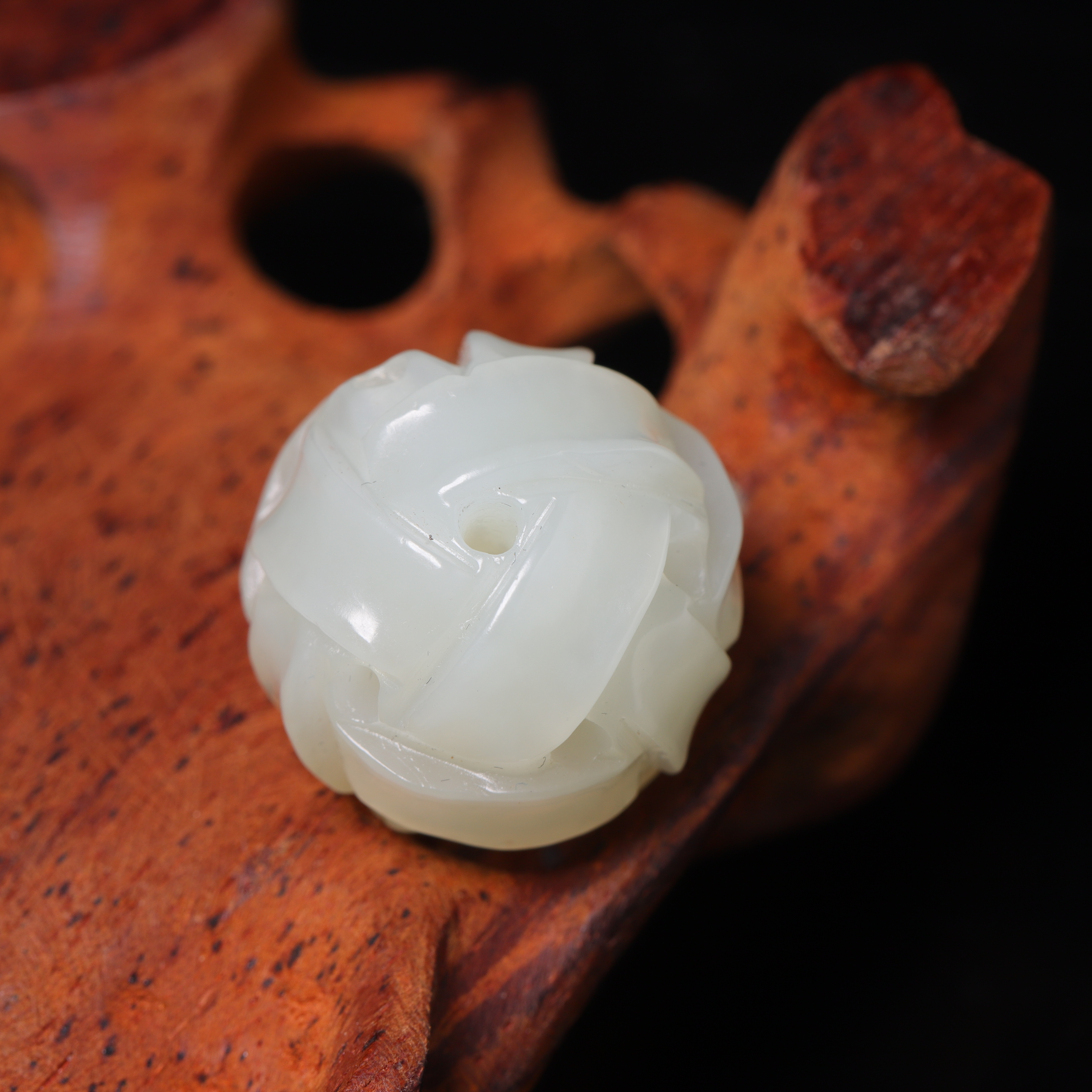 明代和田玉瑞兽挂坠-LM