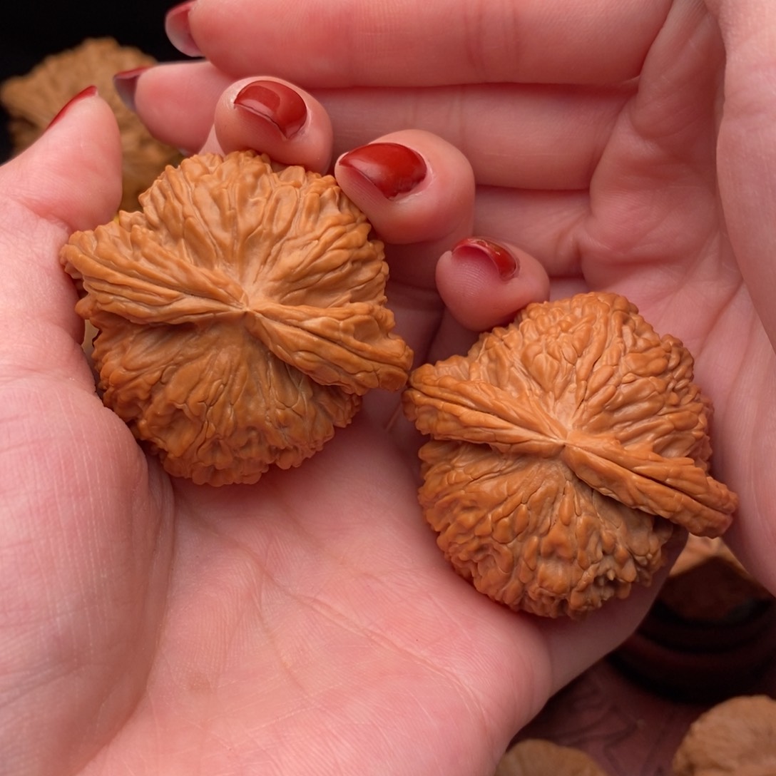 文玩核桃把件全品卡姿兰大眼睛46