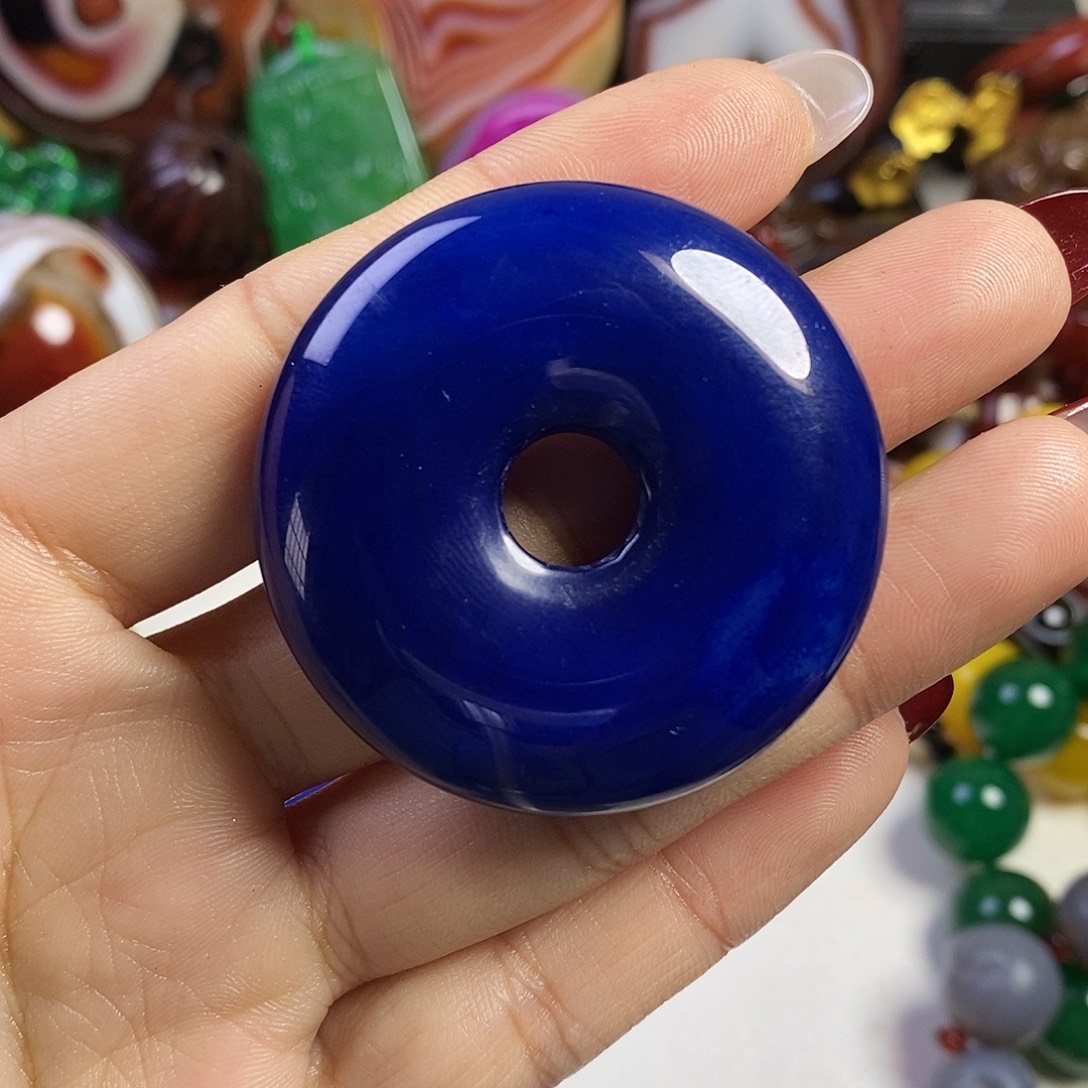 菩***，玛瑙/玉髓未镶嵌珠宝半成品