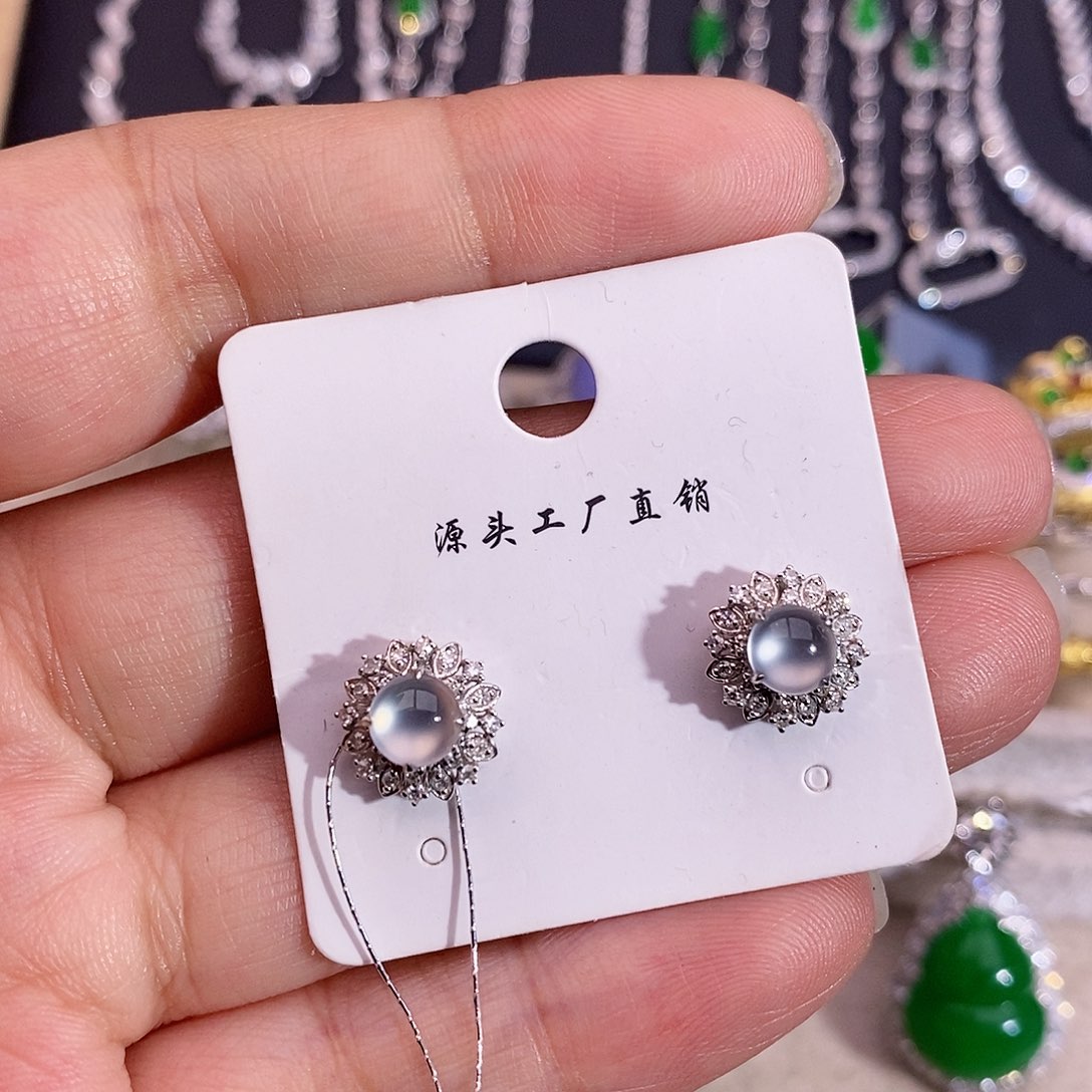 翡翠18K金镶嵌耳饰